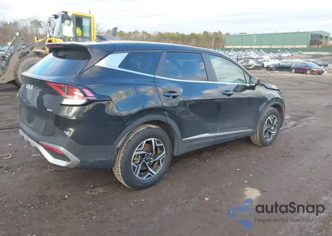 2023 Kia Sportage Lx z USA, uszkodzony, nr VIN KNDPUCAF2P7174015